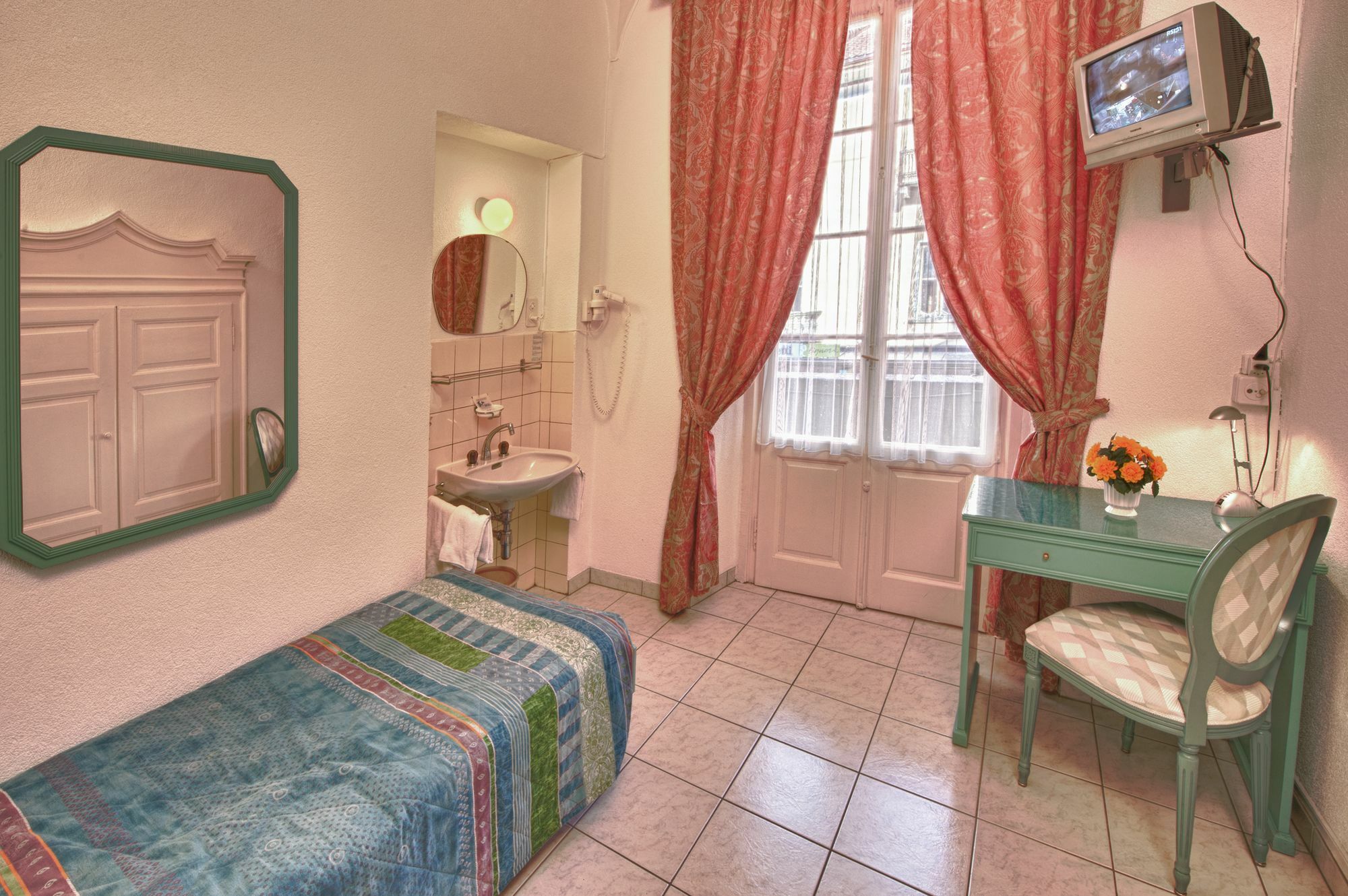 Easyrooms Dell'Angelo Locarno Bagian luar foto